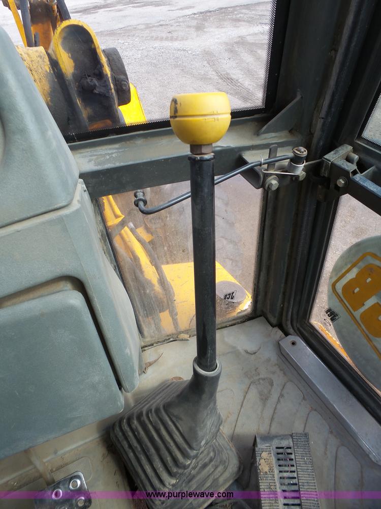 image for item J4138 JCB 214 backhoe