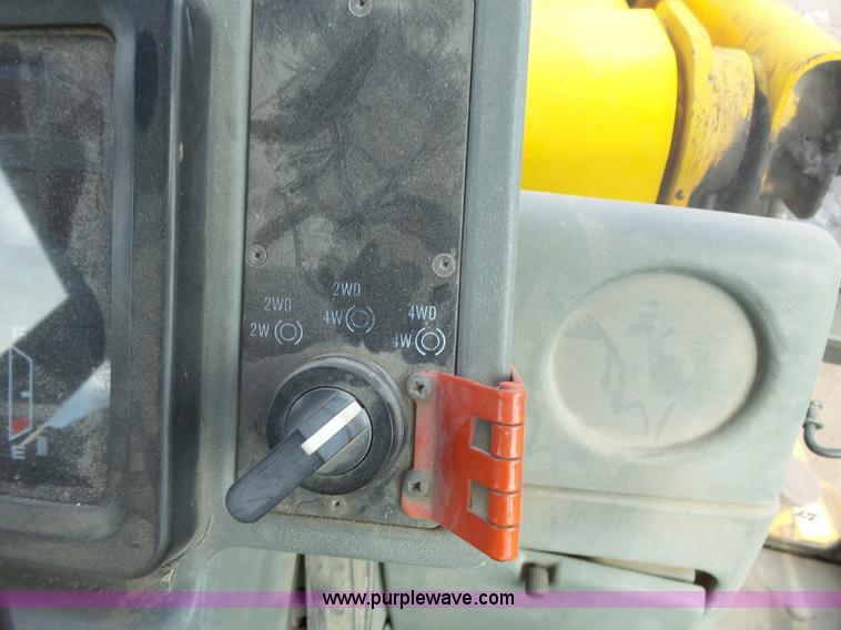 image for item J4138 JCB 214 backhoe