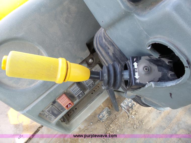 image for item J4138 JCB 214 backhoe