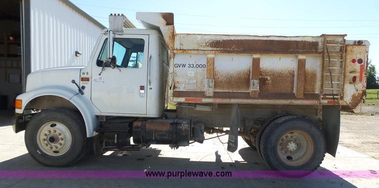 image for item J4976 1991 International 4900 dump truck