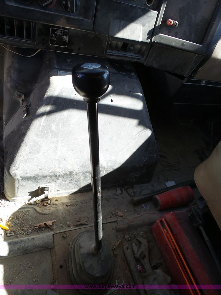 image for item J4976 1991 International 4900 dump truck