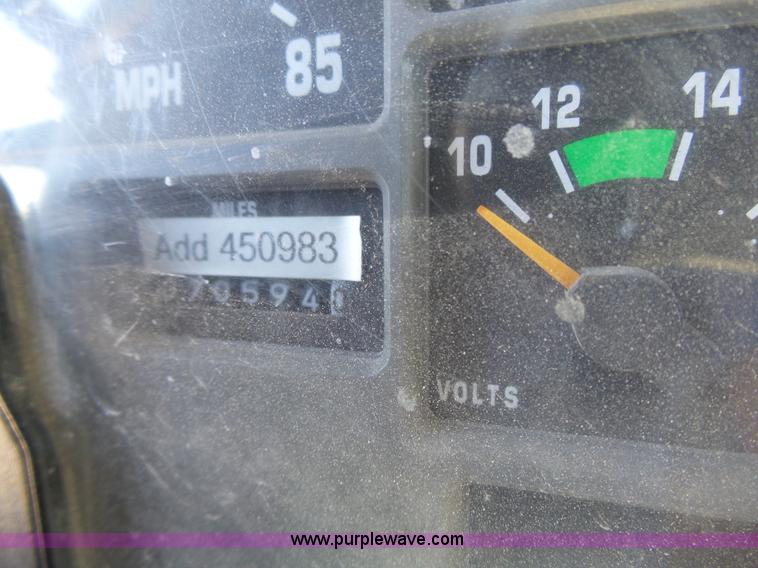 image for item J4976 1991 International 4900 dump truck