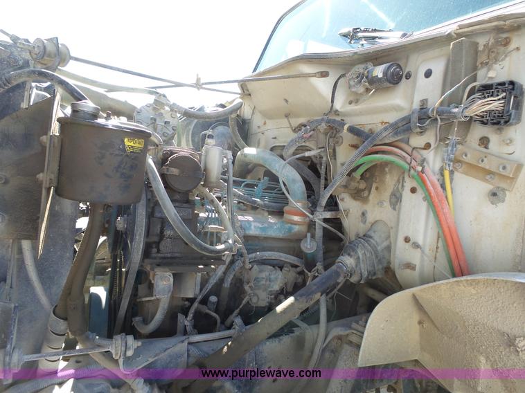 image for item J4976 1991 International 4900 dump truck