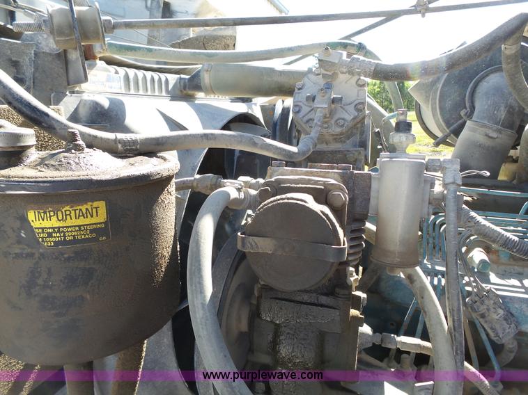 image for item J4976 1991 International 4900 dump truck