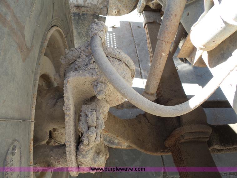 image for item J4976 1991 International 4900 dump truck