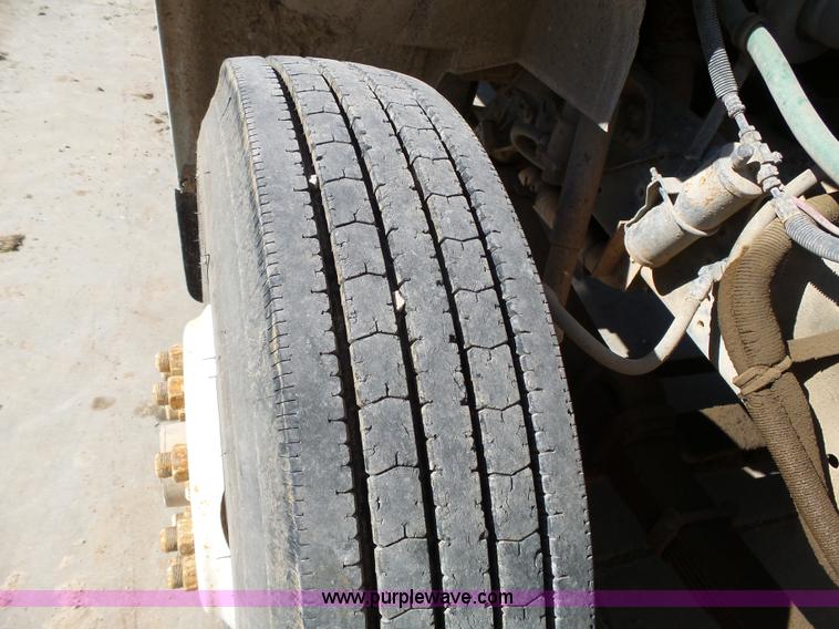 image for item J4976 1991 International 4900 dump truck