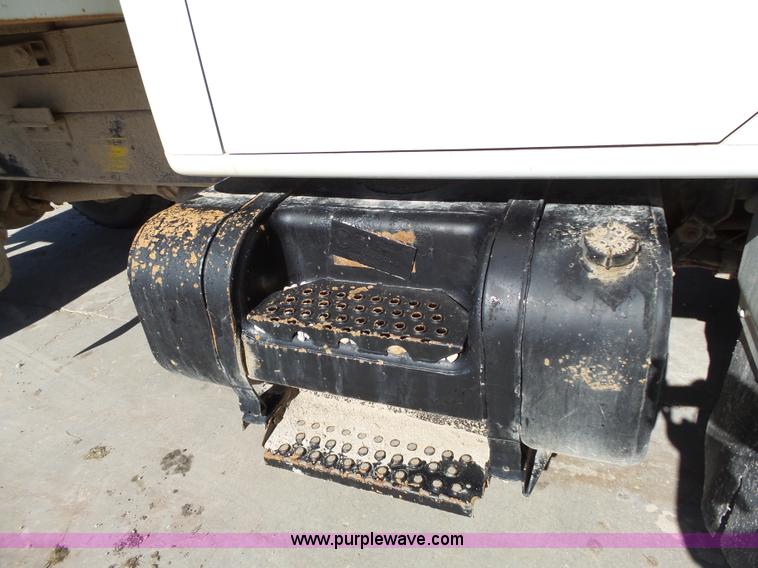 image for item J4976 1991 International 4900 dump truck