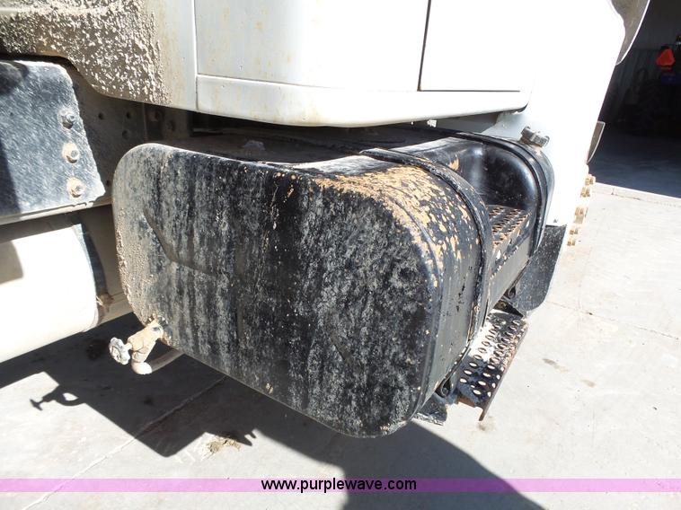 image for item J4976 1991 International 4900 dump truck