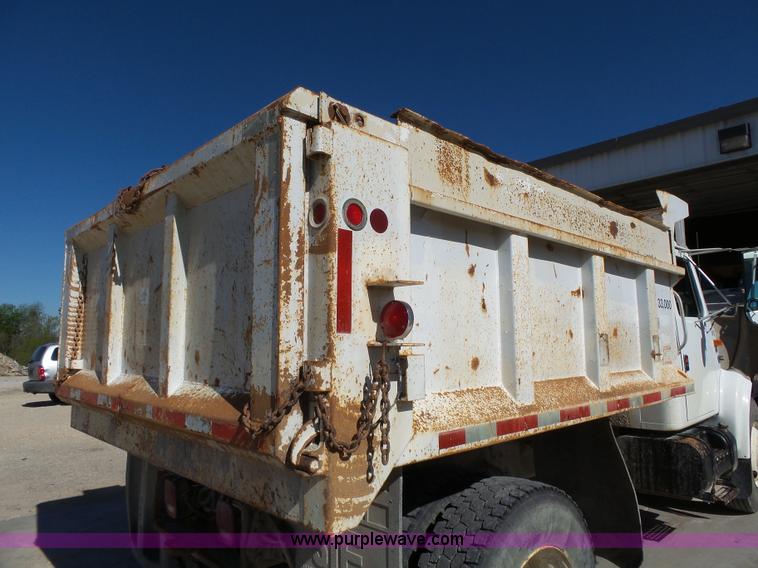 image for item J4976 1991 International 4900 dump truck