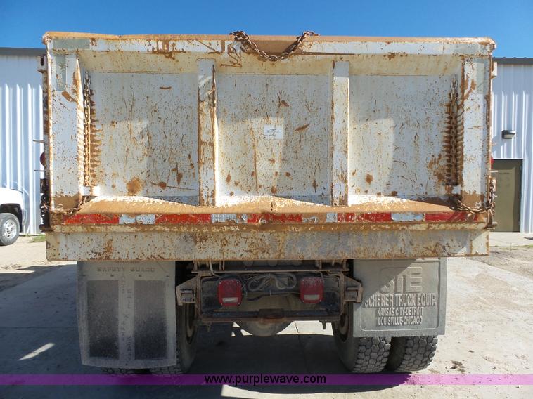 image for item J4976 1991 International 4900 dump truck