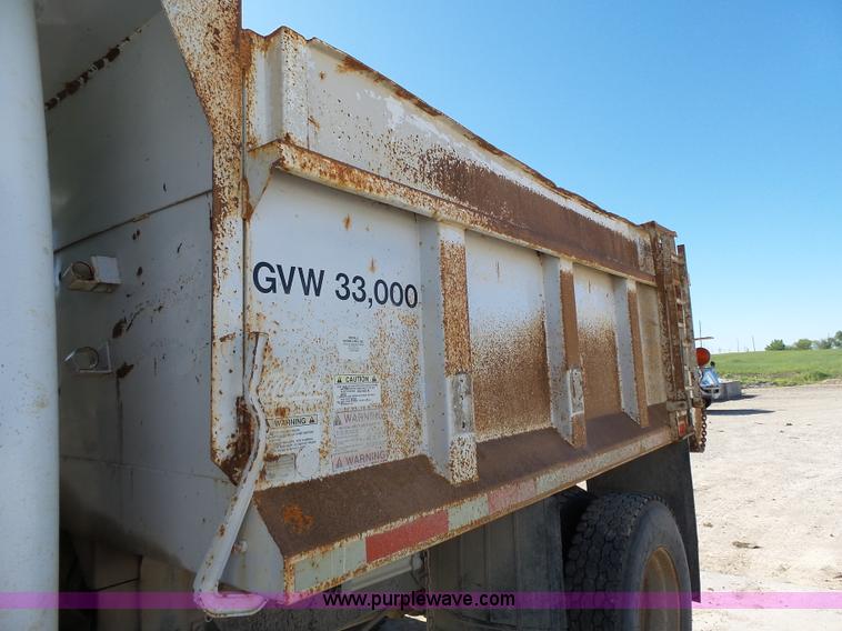 image for item J4976 1991 International 4900 dump truck