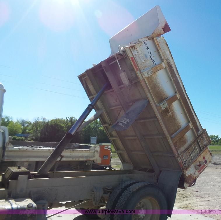 image for item J4976 1991 International 4900 dump truck