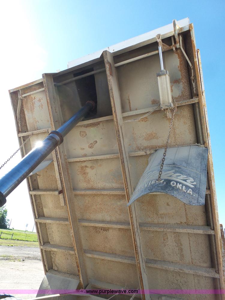 image for item J4976 1991 International 4900 dump truck