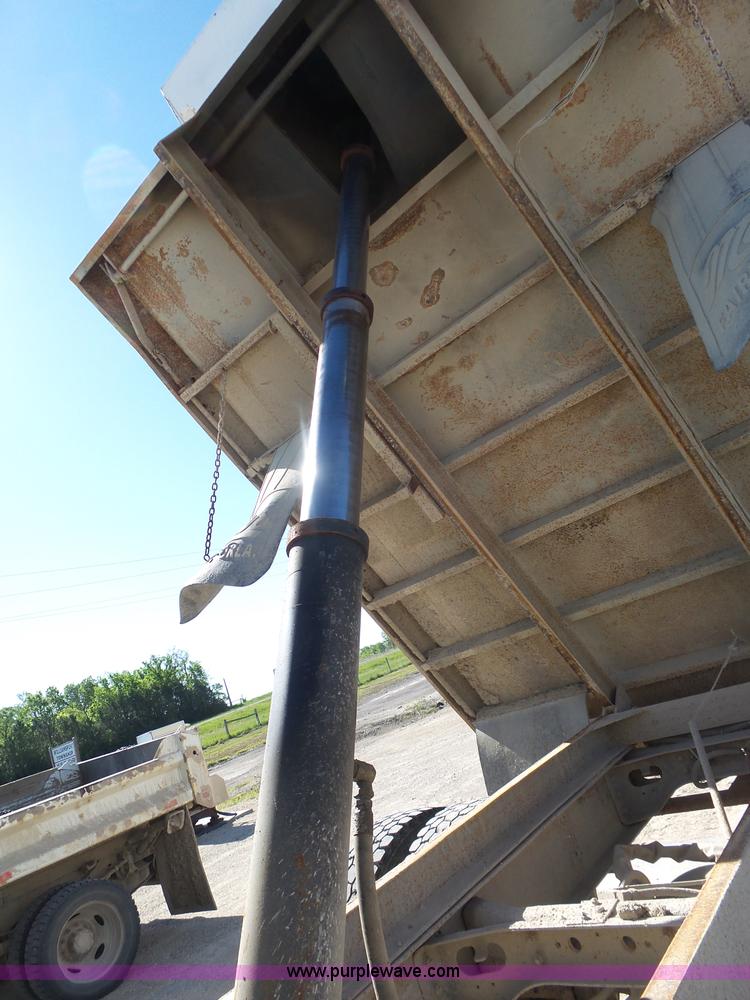 image for item J4976 1991 International 4900 dump truck