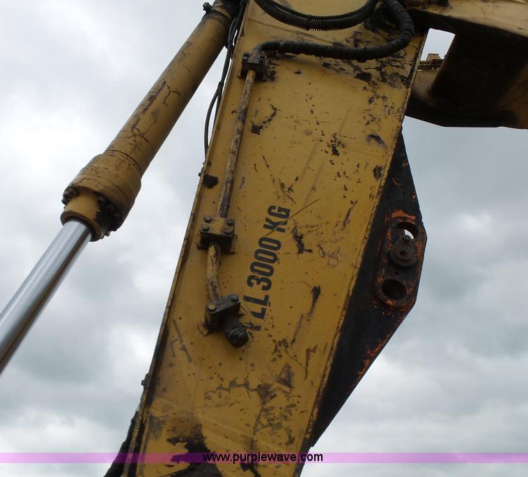 image for item J7512 2000 Caterpillar 325BL excavator