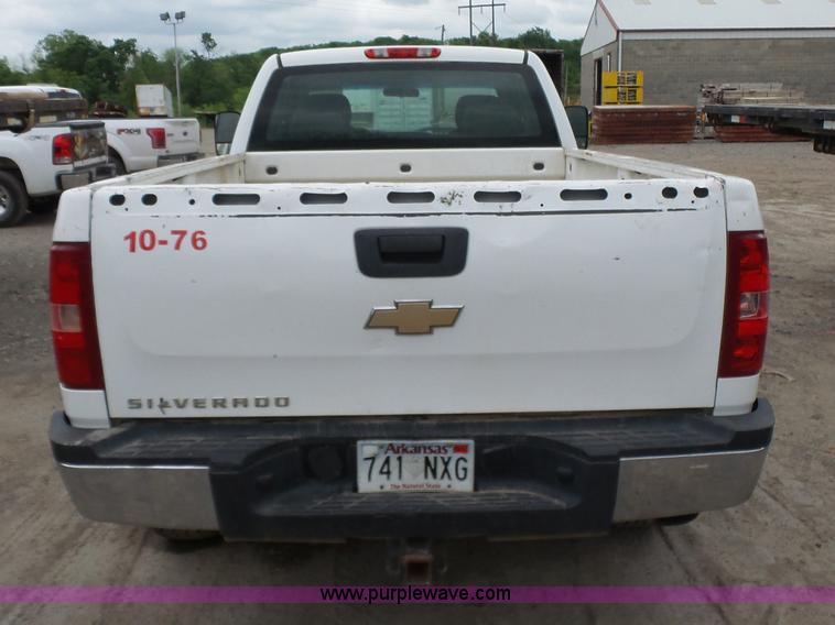 image for item J7513 2009 Chevrolet Silverado 2500HD Ext. Cab pickup truck