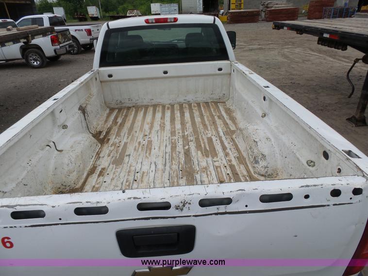 image for item J7513 2009 Chevrolet Silverado 2500HD Ext. Cab pickup truck