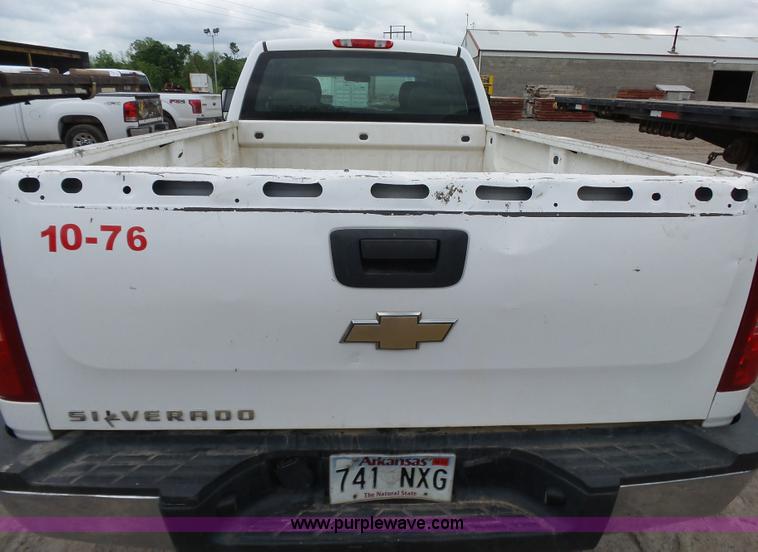 image for item J7513 2009 Chevrolet Silverado 2500HD Ext. Cab pickup truck