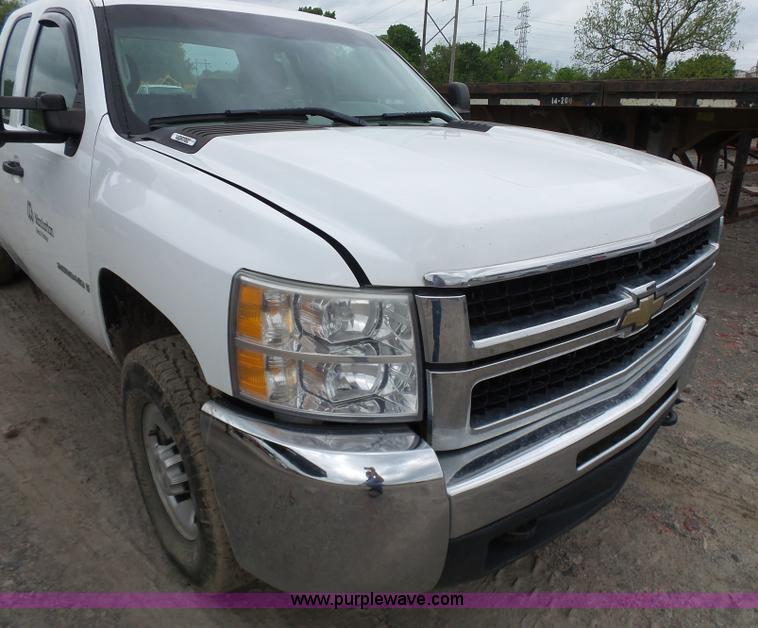 image for item J7513 2009 Chevrolet Silverado 2500HD Ext. Cab pickup truck