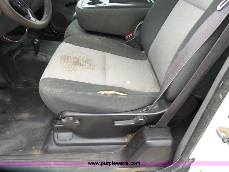 image for item J7513 2009 Chevrolet Silverado 2500HD Ext. Cab pickup truck