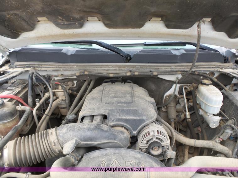 image for item J7513 2009 Chevrolet Silverado 2500HD Ext. Cab pickup truck