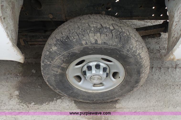 image for item J7513 2009 Chevrolet Silverado 2500HD Ext. Cab pickup truck