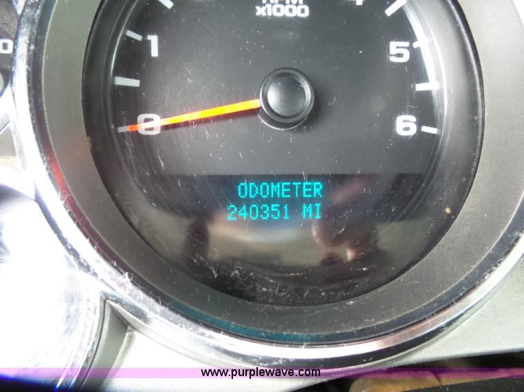 image for item J7513 2009 Chevrolet Silverado 2500HD Ext. Cab pickup truck