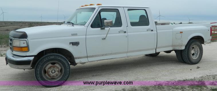 image for item J8946 1996 Ford F350 Crew Cab pickup truck