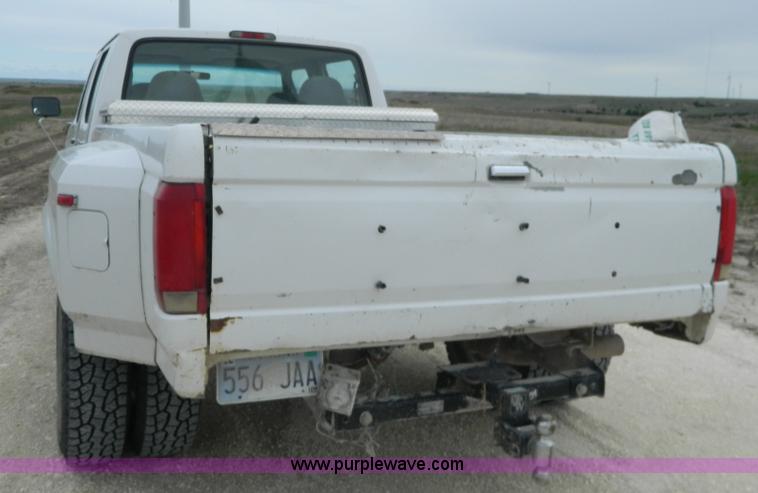 image for item J8946 1996 Ford F350 Crew Cab pickup truck