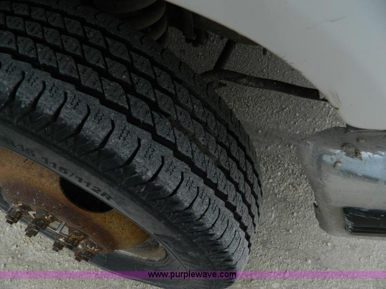 image for item J8946 1996 Ford F350 Crew Cab pickup truck