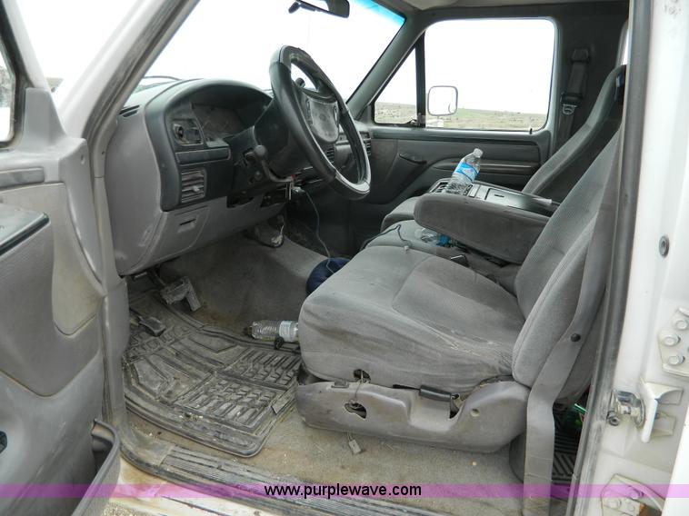 image for item J8946 1996 Ford F350 Crew Cab pickup truck