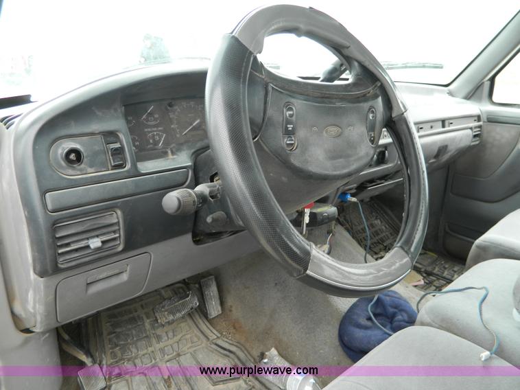 image for item J8946 1996 Ford F350 Crew Cab pickup truck