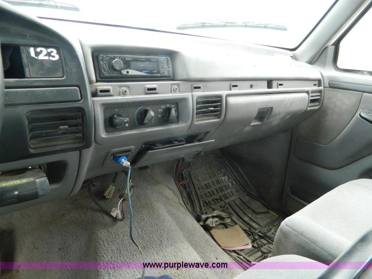 image for item J8946 1996 Ford F350 Crew Cab pickup truck