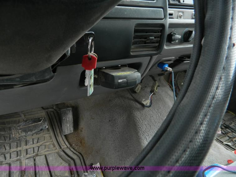 image for item J8946 1996 Ford F350 Crew Cab pickup truck