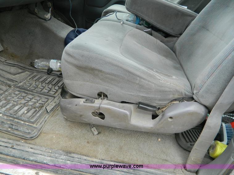 image for item J8946 1996 Ford F350 Crew Cab pickup truck