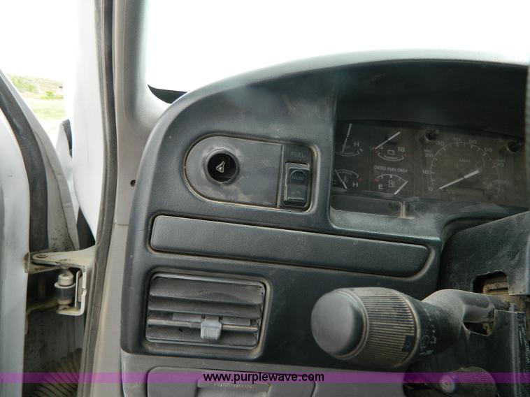 image for item J8946 1996 Ford F350 Crew Cab pickup truck