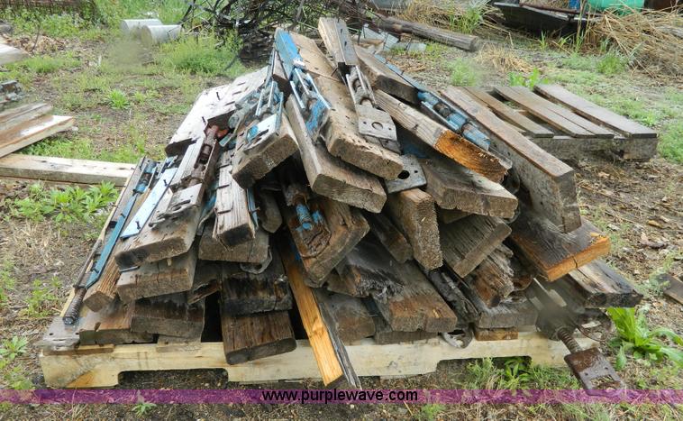 image for item J8948 (68) turnbuckle braces