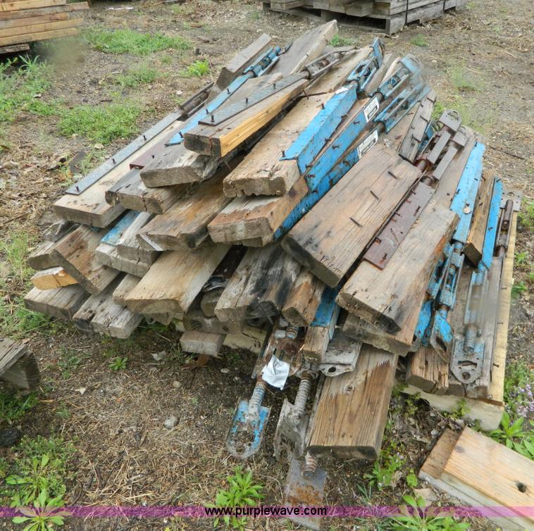 image for item J8948 (68) turnbuckle braces