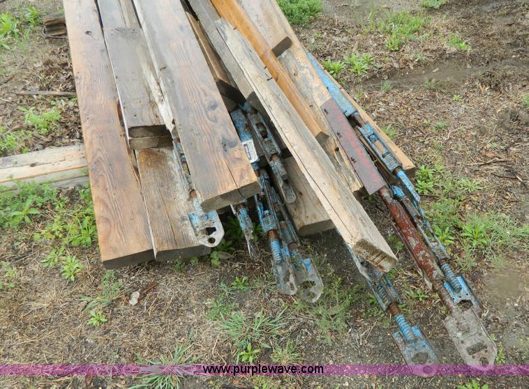 image for item J8948 (68) turnbuckle braces