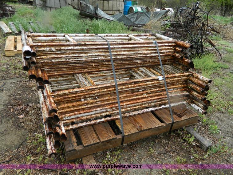 image for item J8949 (16) scaffold uprights