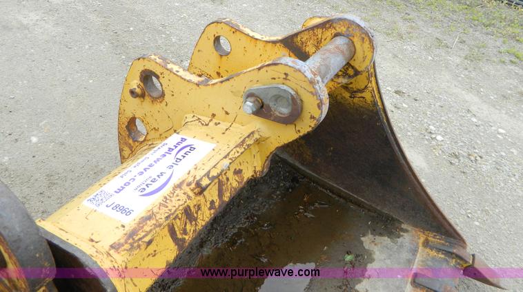 image for item J8966 John Deere backhoe bucket