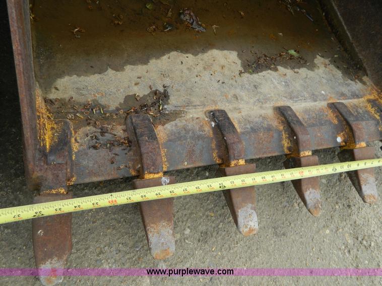 image for item J8966 John Deere backhoe bucket