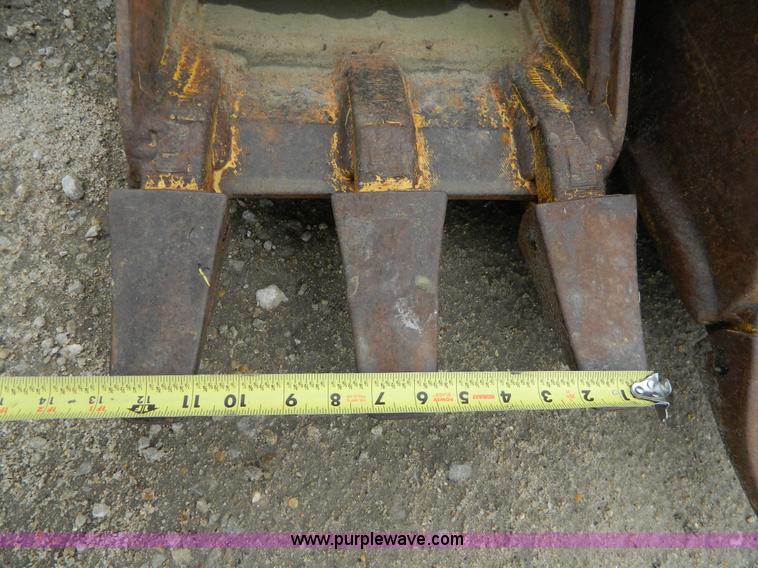 image for item J8967 John Deere backhoe bucket