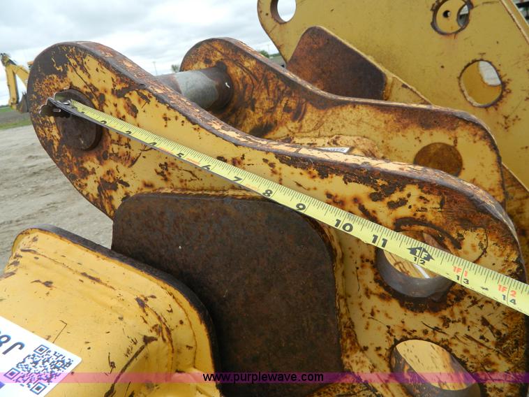 image for item J8967 John Deere backhoe bucket