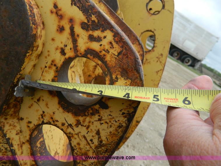 image for item J8967 John Deere backhoe bucket