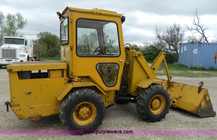 image for item J8968 Versatile Bronco wheel loader