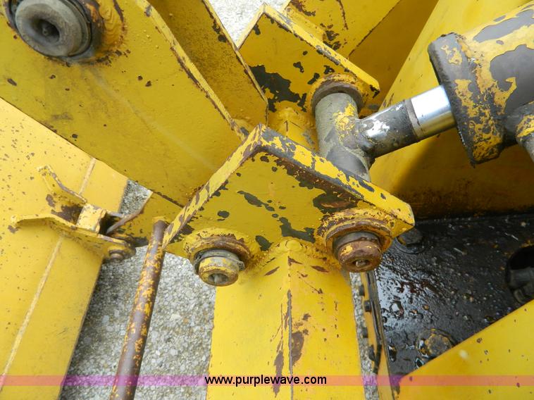 image for item J8968 Versatile Bronco wheel loader