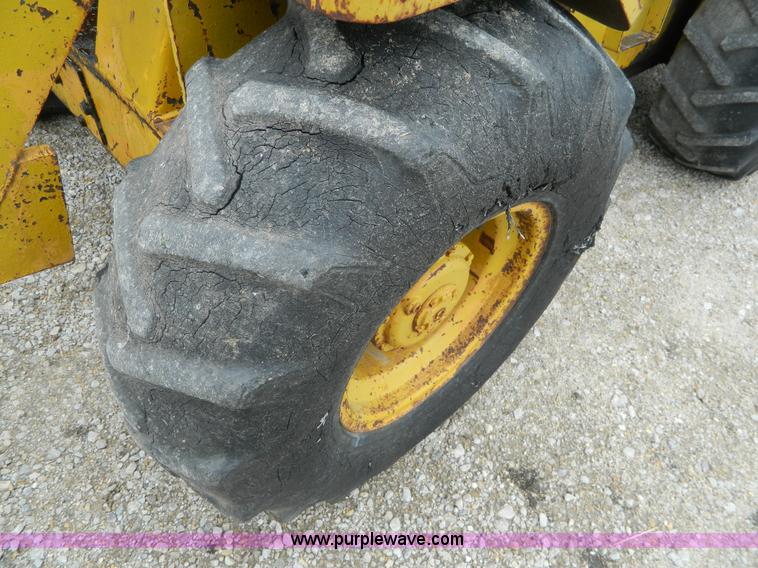 image for item J8968 Versatile Bronco wheel loader