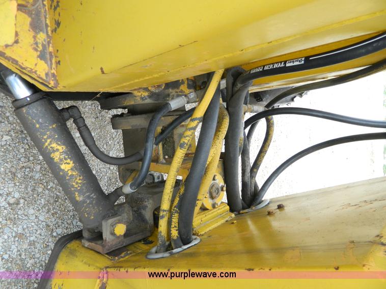 image for item J8968 Versatile Bronco wheel loader