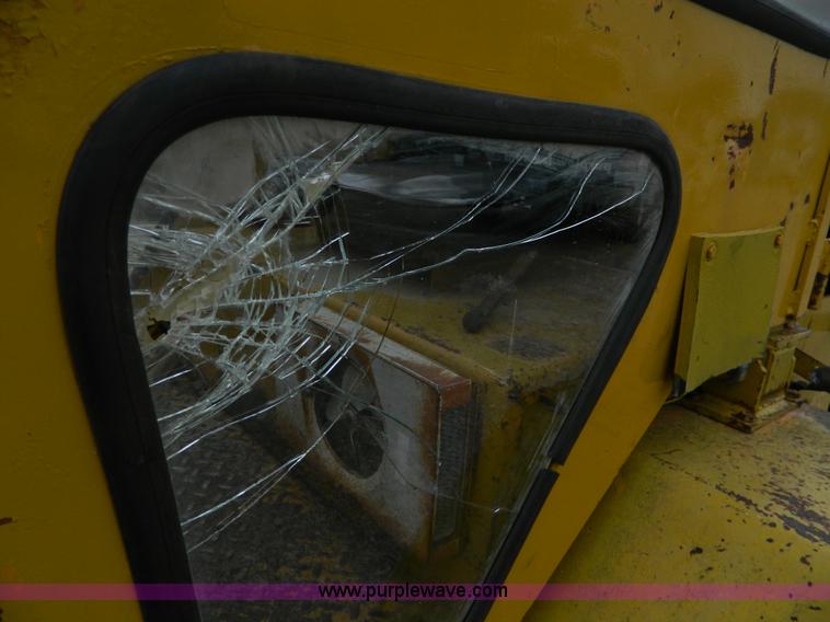 image for item J8968 Versatile Bronco wheel loader